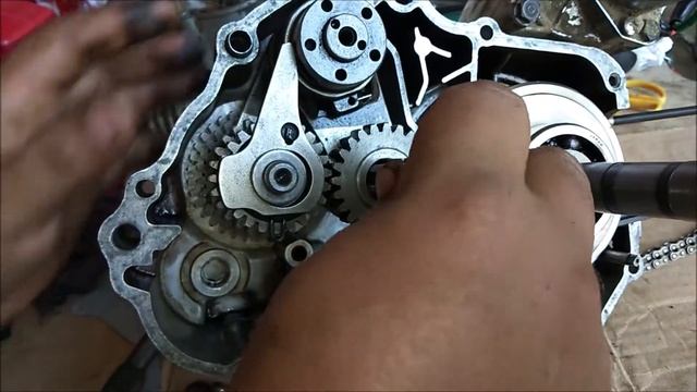 How to ASSEMBLE MOTORCYLE TRANSMISSION Kymco Visa R 110 смотреть онлайн