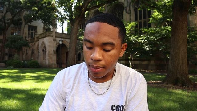 Reading my UChicago Essays: Special and Why смотреть онлайн