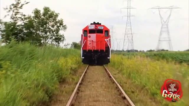 BROMA INCREIBLE DEL TREN en EU смотреть онлайн