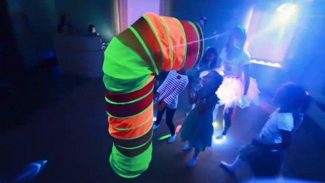 Neon Party смотреть онлайн