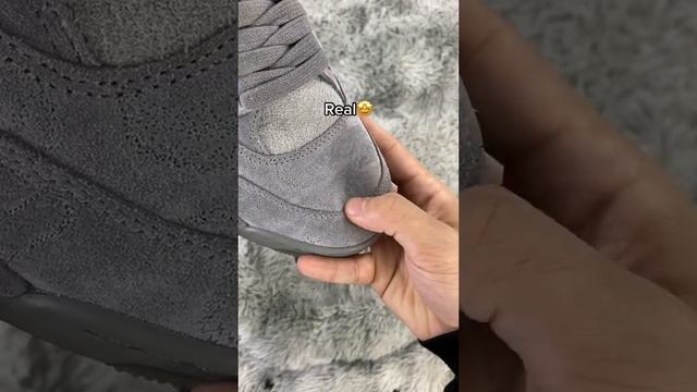 KAWS x Air Jordan 4 “Cool Grey Compared,do you know them? смотреть онлайн