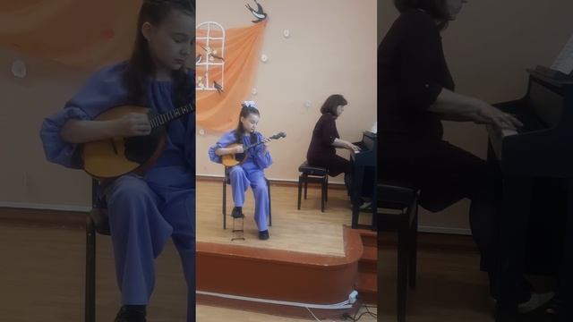 Иванова Карина домра 8 лет, г. Харовск. Е. Дербенко "Поросята и серый волк", р.н.п."Посею лебеду" смотреть онлайн