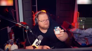 Тоха открывает посылки от подписчиков