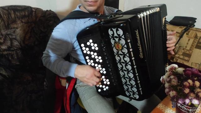 Бомбит Шамиль Гуладтынский. Рулит Саид Шахбанов с друзьями Тут даргинские песни в живом формате. смотреть онлайн