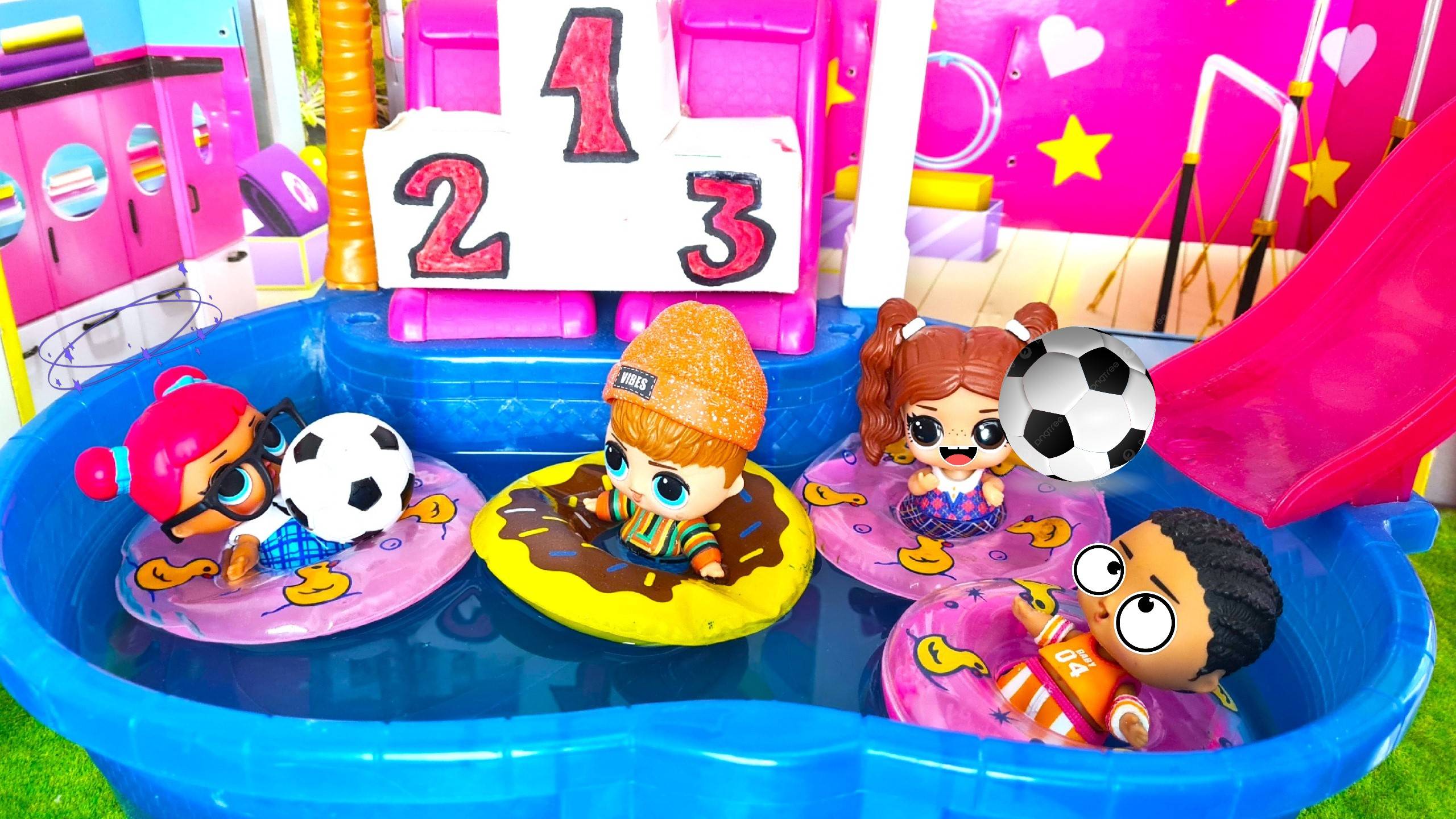 УРОК ФИЗКУЛЬТУРЫ В БАССЕЙНЕ💦😱 ВЕСЕЛАЯ ШКОЛА куклы ЛОЛ сюрприз! Смешные мультики ДАРИНЕЛКА смотреть онлайн