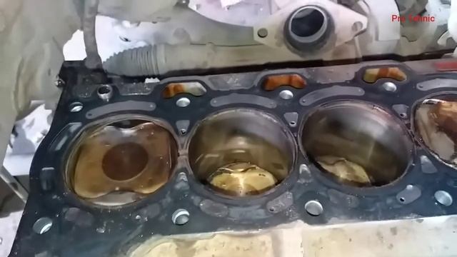 Toyota Corolla 1ZR-FE, раскоксовка и замена прокладки ГБЦ....mp4 смотреть онлайн