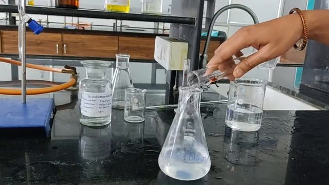 Pharmaceutical Chemistry-I : Experiment No. 15 : Assay of Calcium Gluconate смотреть онлайн