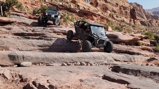 Rock Crawling CANAM MAVERICK X3 MAX XRS TURBO R on MOAB RIM. смотреть онлайн