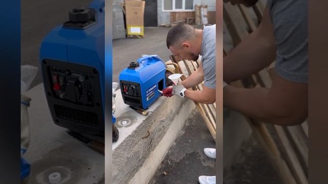 Как слить масло с инверторного генератор и сделать ТО, лайфХак замена масла, слив в бутылку #dinking смотреть онлайн