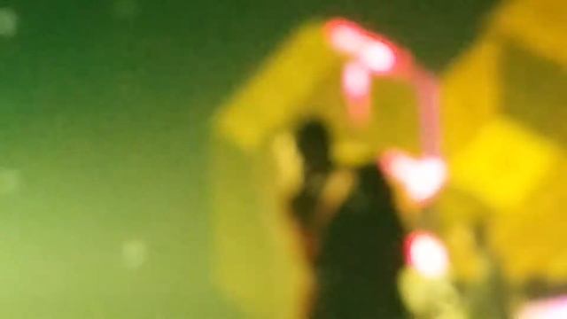 Stromae - Tous les mêmes (Live in Milan, 15/12/2014) смотреть онлайн
