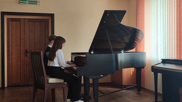 Фортепианный дуэт "Diminuzione": Шашкова Анна- Кожевникова Анна смотреть онлайн