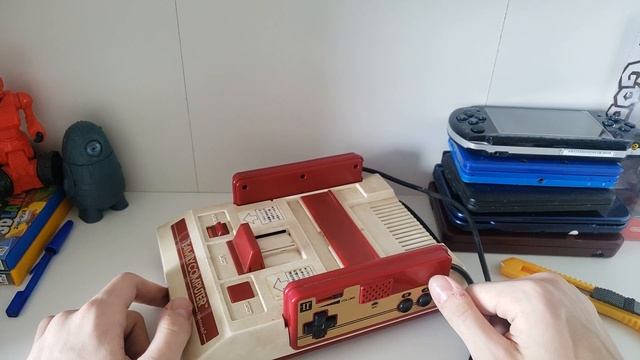 Nintendo Famicom за 700р это реально? Посылка из Японии [Распаковка] смотреть онлайн