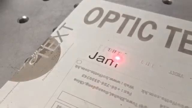 Маркировочная машина для волоконного лазера маркировки названия или логотипа Анодированный алюминий смотреть онлайн