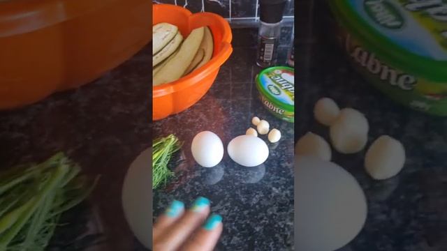 Готовим простую закуску. Рулеты из баклажан