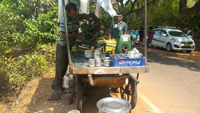 Индия Гоа как делают сок из тростника смотреть онлайн