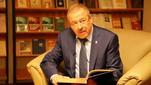 Юрий Андрианов принял участие в читательском флешмобе «Каренина. Живое издание» смотреть онлайн