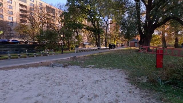 [4K] New York City 🗽 Autumn Walk - Central Park's Harlem Meer & Conservatory Garden [Nov. 2022] смотреть онлайн