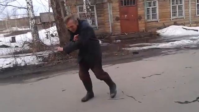 пьяный мужик в п.Билимбай смотреть онлайн