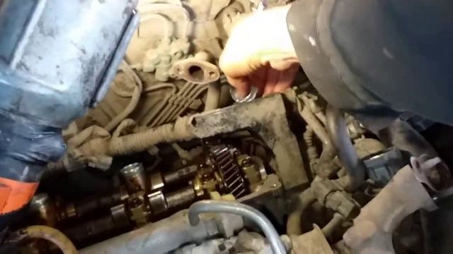 Toyota 1MZ-FE (V6 3.0l), ЗАМЕНА ПРОКЛАДКИ КЛАПАННОЙ КРЫШКИ....mp4 смотреть онлайн