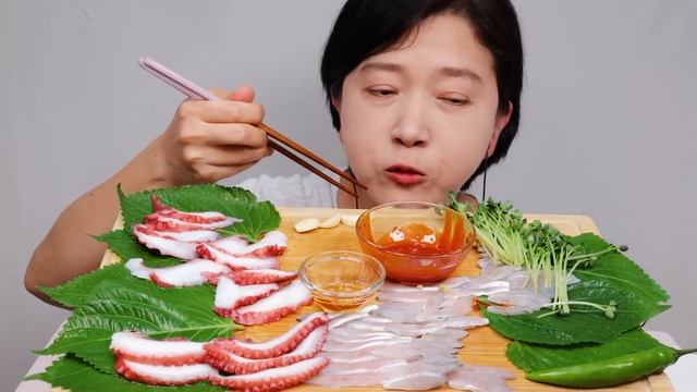 ASMR 병어회 문어숙회 리얼사운드 먹방 OCTOPUS, SILVER POMFRET (BUTTER FISH) Real sound eating show смотреть онлайн