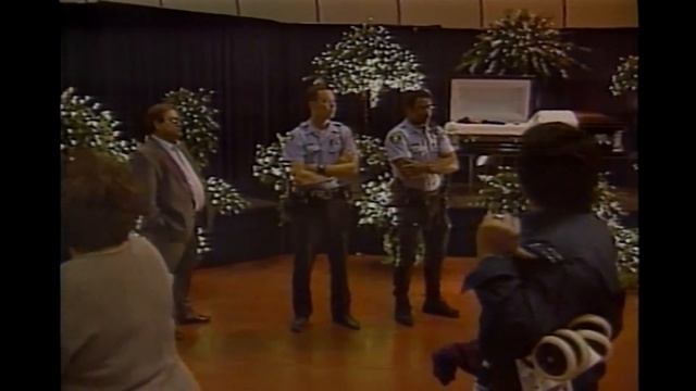 Singer Selena crime scene footage and funeral смотреть онлайн
