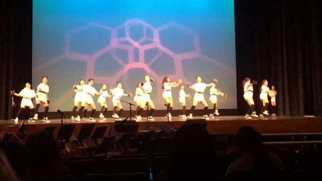 Cheer and Girls Ariana Grande at GHS Variety Show смотреть онлайн