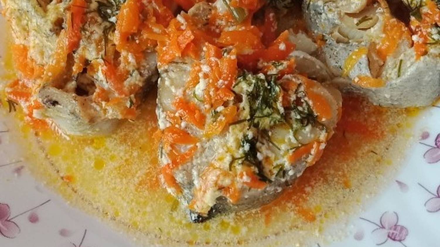 Тушёный минтай.(для начинающих), очень вкусный.#минтай#минтай в соусе# смотреть онлайн