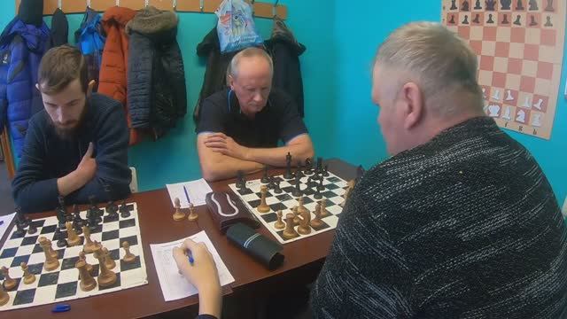 Личное первенство г.Ленинск-Кузнецкий по шахматам 2-тур. Буценко-Веденичев 0:1 21.01.2024 г. смотреть онлайн