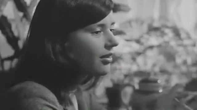 Фрагмент из фильма Ингмара Бергмана «Лето с Моникой» (1953): взгляд Моники смотреть онлайн