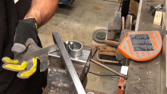 Bending Metal - Plant Stand Repair смотреть онлайн