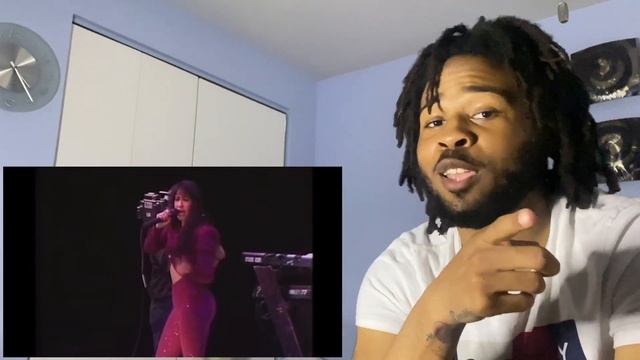 Selena - Disco Medley (Official Live From Astrodome) REACTION смотреть онлайн
