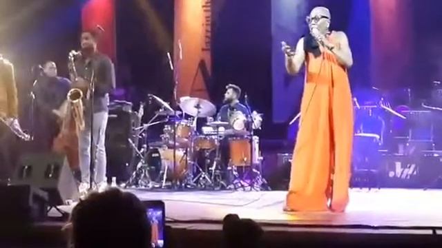 Dee Dee Bridgewater Yerevan смотреть онлайн