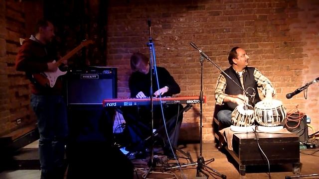 Open Jam с Игорем Муллером в Squat-cafe на Рождественке 9.02.2011 смотреть онлайн