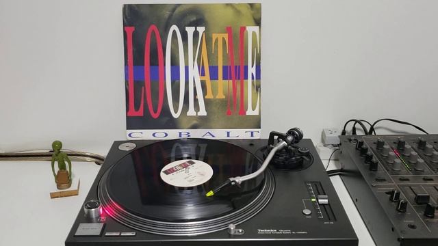 Cobalt - Look At Me (Original Mix) смотреть онлайн