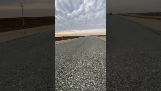 Устройство нижнего слоя основания толщиной 24см из щеберочно песчаной смеси С4 Пк 43+00 смотреть онлайн