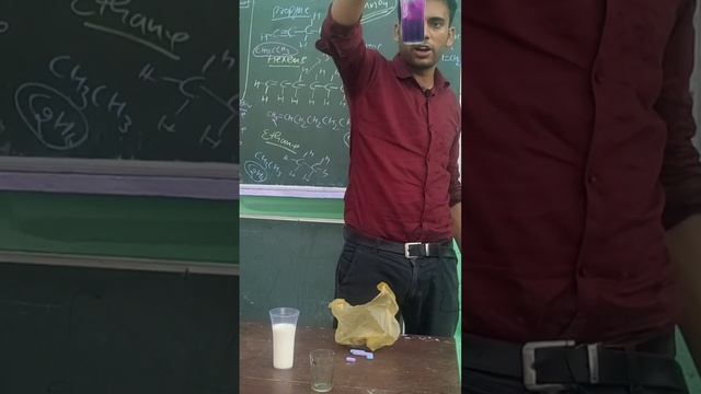 amazing trick milk v/s potassium permanet and water v/s potassium permanet смотреть онлайн
