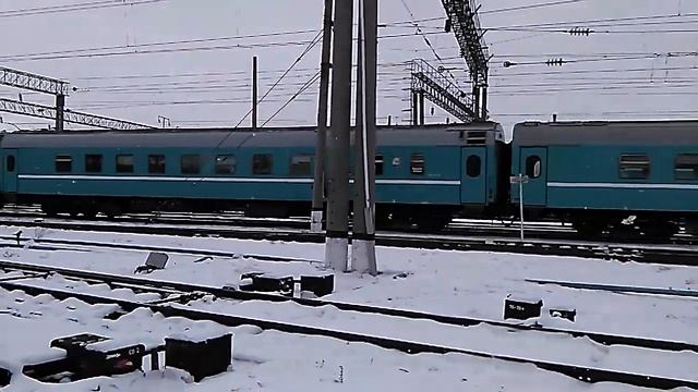 Электровоз вл80т1254 с поездом Кызылорда Петропавловск Отправляется со станции курорт Боровое смотреть онлайн