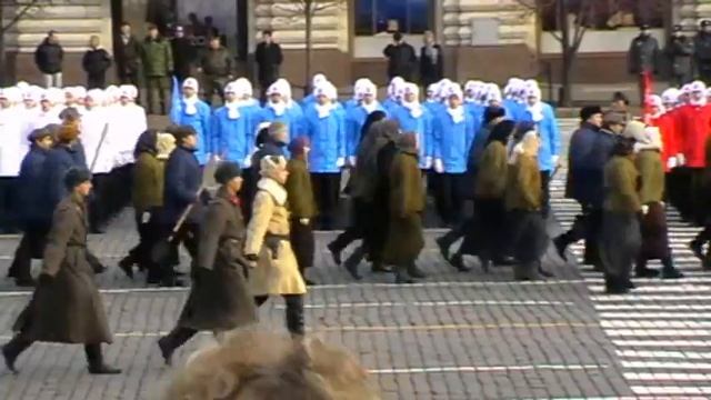 Торжественный марш на Красной площади смотреть онлайн