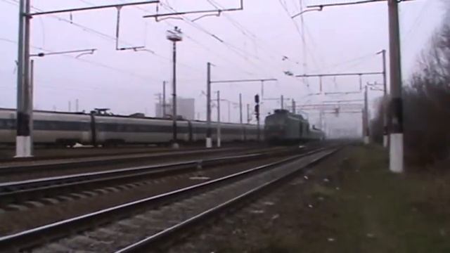 ПЕРЕГОН ДАРНИЦА ЕЛЕКТРОВОЗ ЕЛЕКТРОПОЕЗД HRCS2-001 И ВЛ80К-198 ТИФОН ГУДОК смотреть онлайн