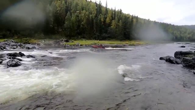Река Каменка - порог, место опасно тем что камни острые и можно легко порвать или разрезать лодку смотреть онлайн