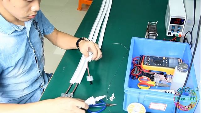 How to Cut-Solder Digital LED Neon flex смотреть онлайн