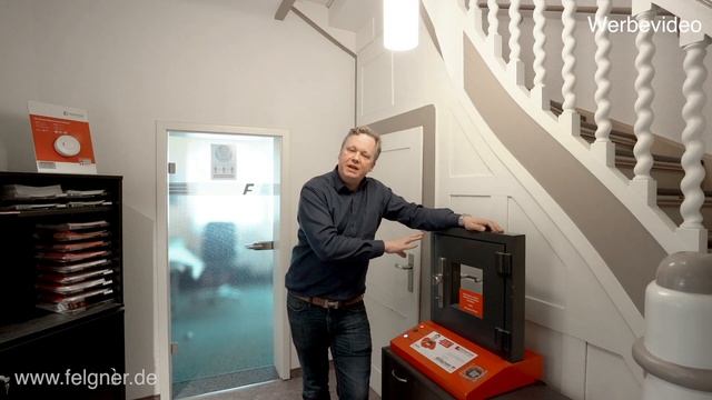 effeff Mediator | verschlossene Tür im Mehrfamilienhaus mit Haustelefon öffnen смотреть онлайн