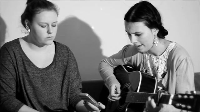 Come and get it - Selena Gomez (Cover by Diana and Fiona) смотреть онлайн