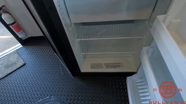 2023 Forest River Cherokee Grey Wolf 16GR Multipurpose Fish House смотреть онлайн