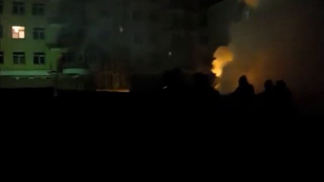 Знесення незаконного бетонного паркану киянами та націоналістами смотреть онлайн