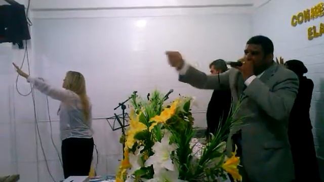 Pastor Anderson Bento pregando e Ester Fagundes Cantando смотреть онлайн