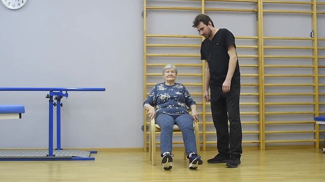 Комплекс лечебной гимнастики при поражении нижней конечности . Часть вторая: на стуле. смотреть онлайн