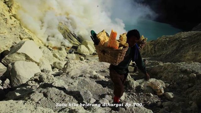 Dendang Penambang Belerang смотреть онлайн