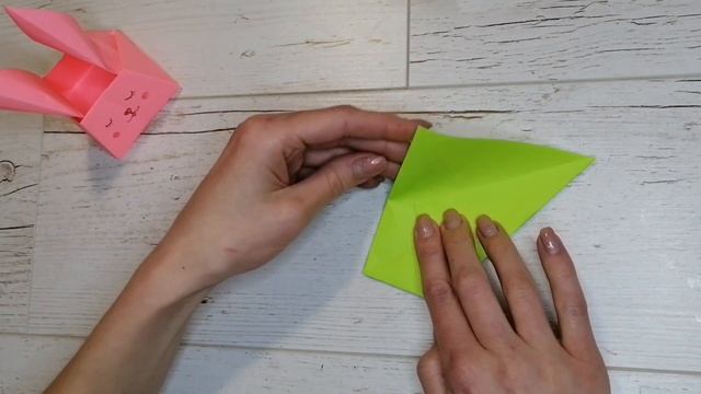 Великодній заєць з аркуша паперу 21*21см. смотреть онлайн
