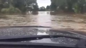 Хайлюкс по броду